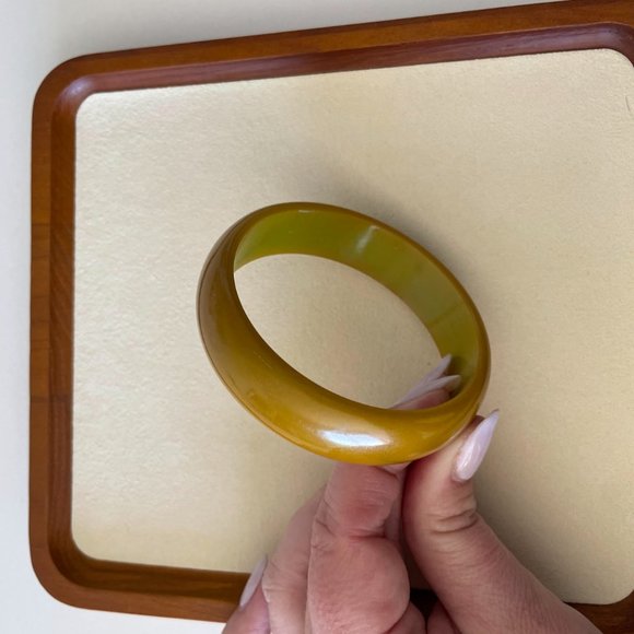 Bakelite Bangle Bracelet - Picture 1 of 2